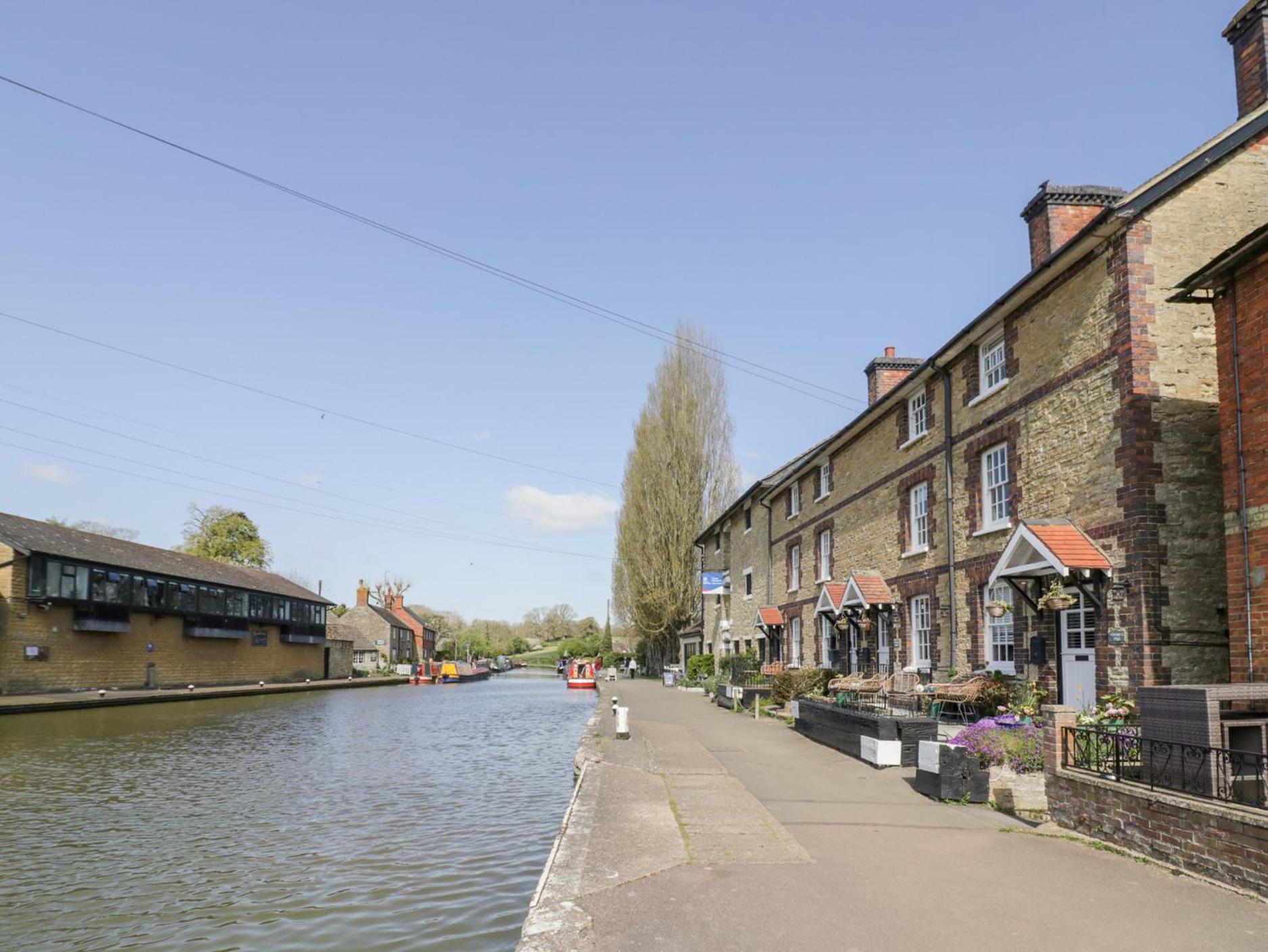 4 Canalside Cottages Тоустър Екстериор снимка