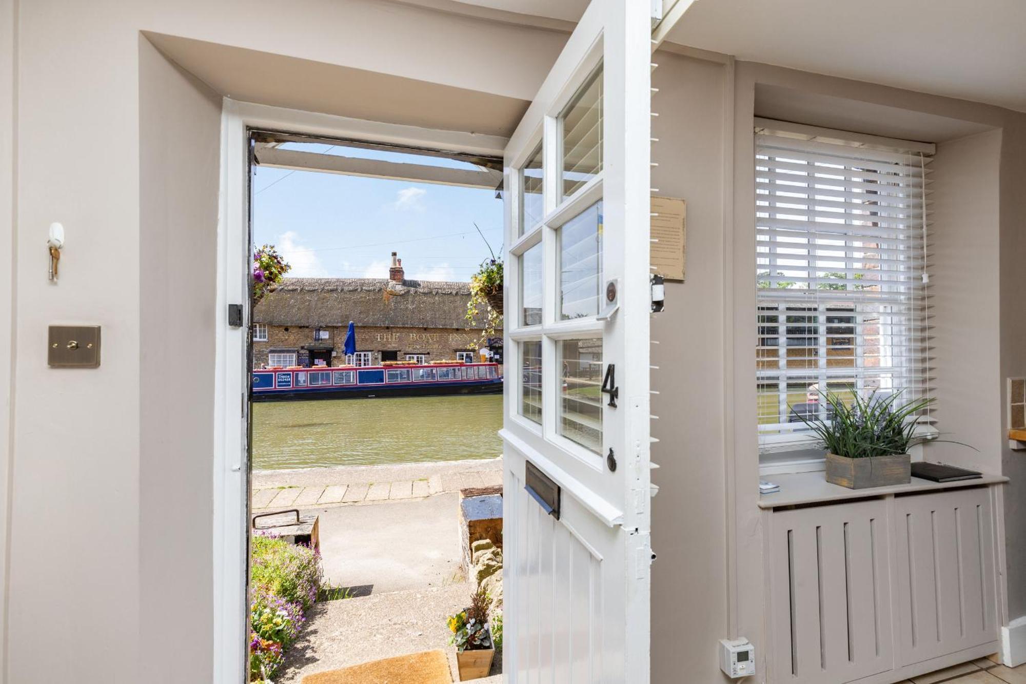 4 Canalside Cottages Тоустър Екстериор снимка